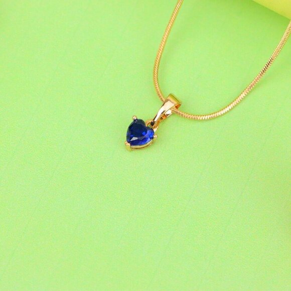 "Charming Heart-Shaped Blue Pendant in Gold, XPPT1305 - Picture 3 of 13